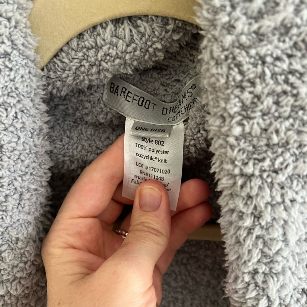 Barefoot Dreams wrap - Picture 2 of 4